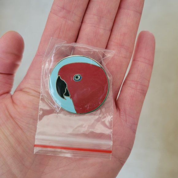 NEW Female Eclectus custom enamel pin parrot bird - Picture 2 of 3